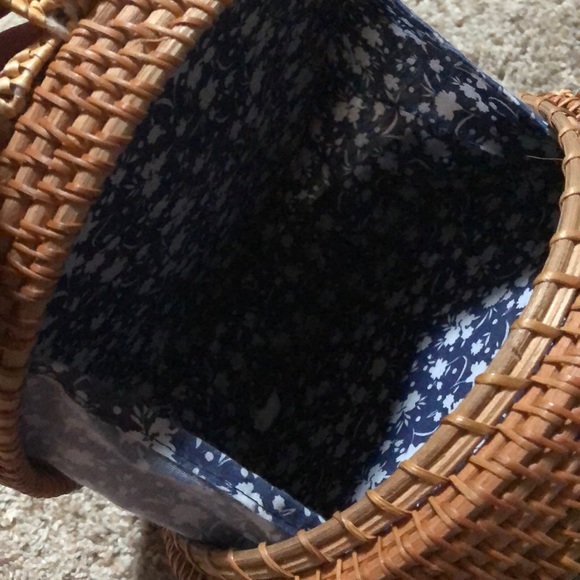 Woven crossbody. PERFECT FOR SUMMER!!!! - Picture 2 of 2